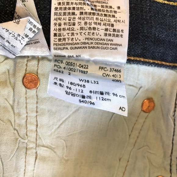 Men’s Western Levi’s 501 Jeans - Picture 5 of 6